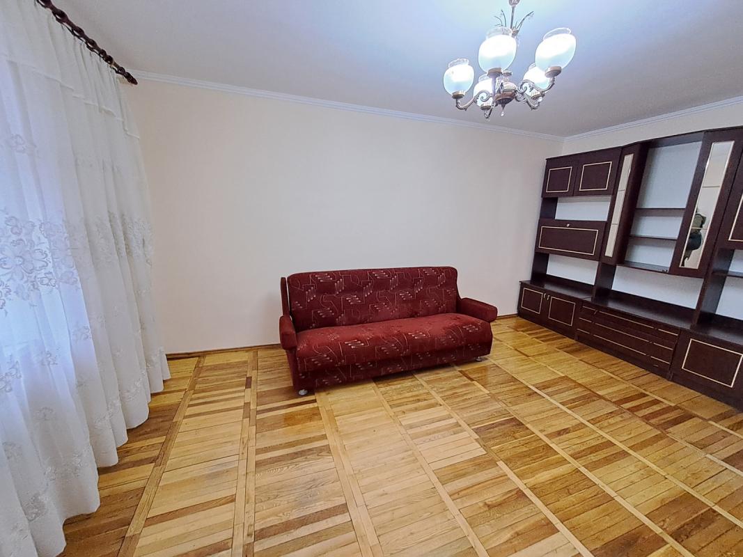 Sale 4 bedroom-(s) apartment 98 sq. m., Karpenka Street 15