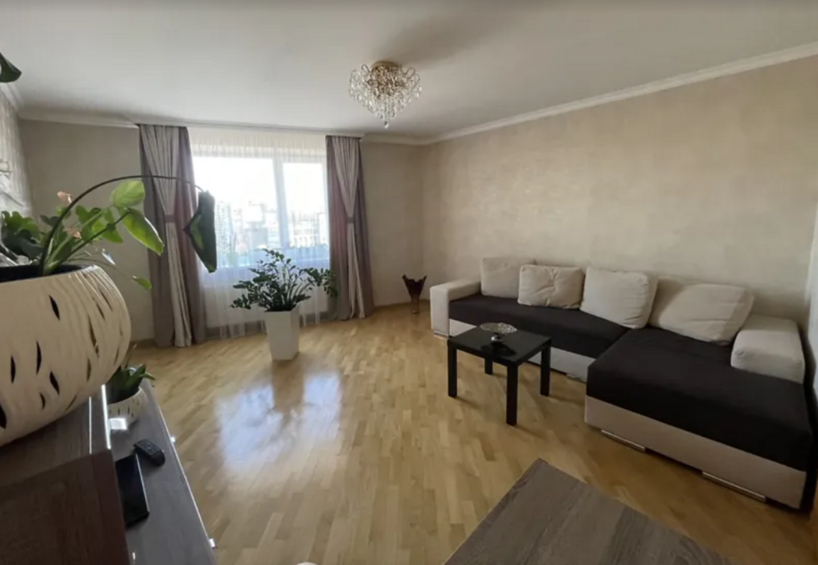 Продажа 3 комнатной квартиры 89 кв. м, Протасевича ул.