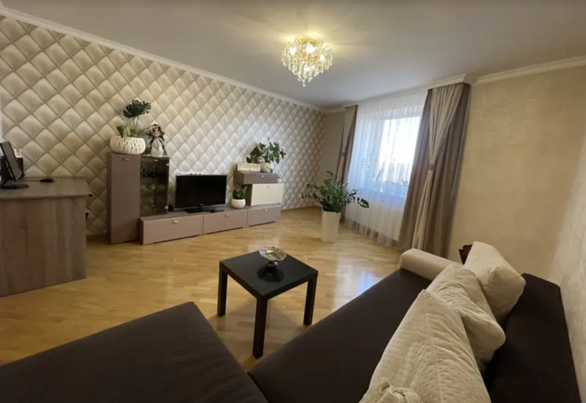 Продаж 3 кімнатної квартири 89 кв. м, Протасевича вул. (Хмельницька)