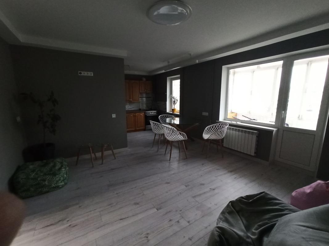 Long term rent 4 bedroom-(s) apartment Trostianetska Street 12