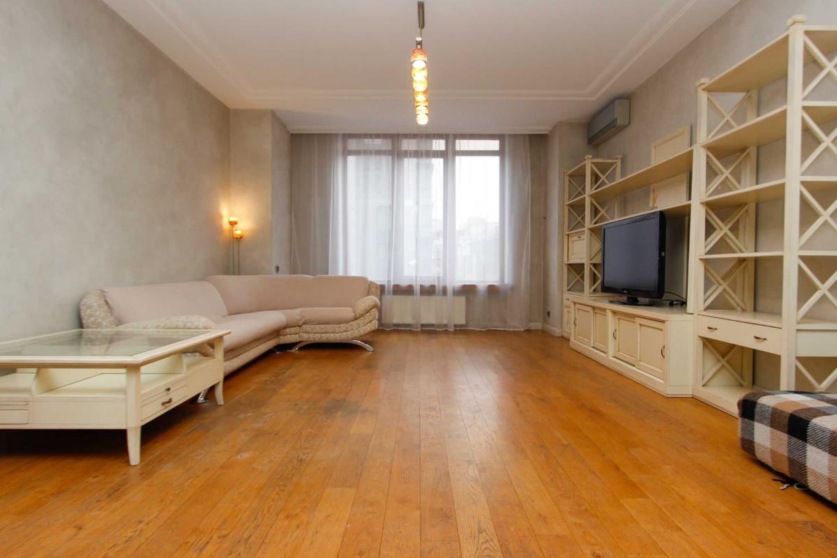 Long term rent 2 bedroom-(s) apartment Zhylianska Street 59