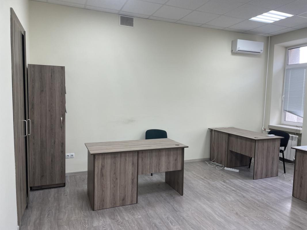 Long term rent commercial property Torhovytsia Street (Zhyvova Street) 3