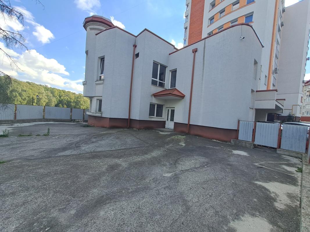 Sale commercial property 444 sq. m., Verbytskoho Street 28