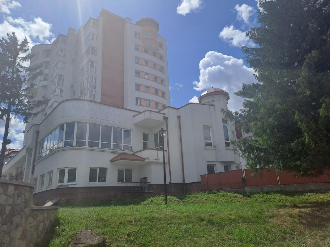 Sale commercial property 1044 sq. m., Verbytskoho Street 28