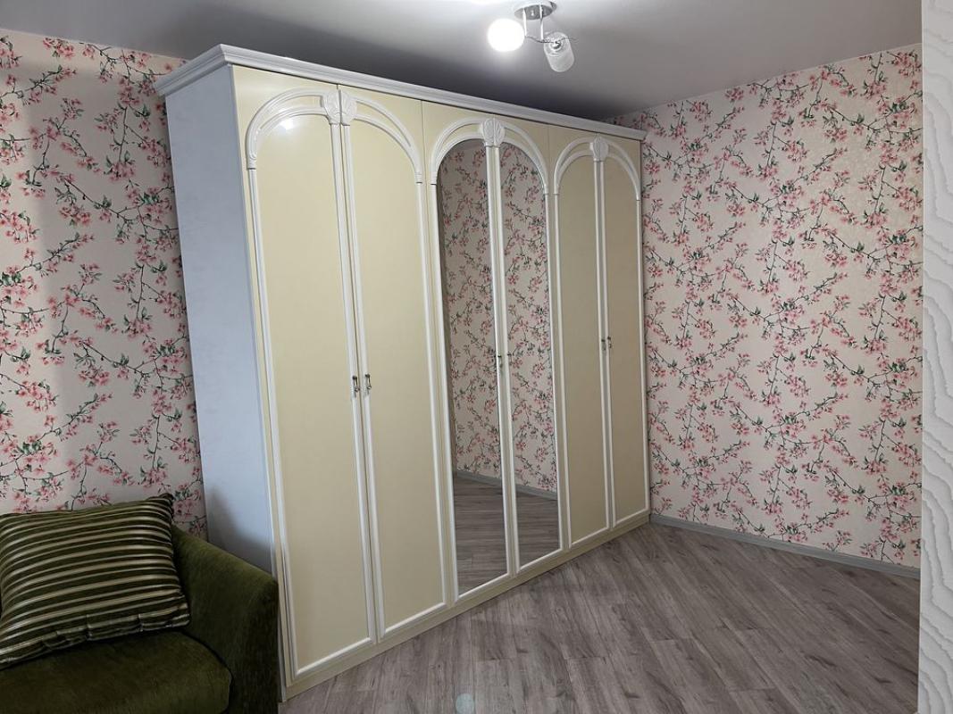 Продаж 1 кімнатної квартири 39 кв. м, Миру вул.