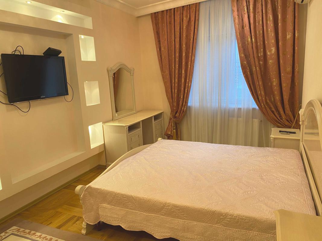 Long term rent 2 bedroom-(s) apartment Staronavodnytska Street 6А