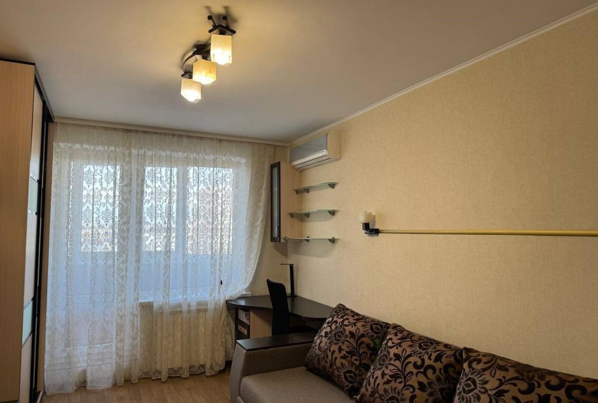 Long term rent 1 bedroom-(s) apartment Akademika Pavlova Street 134/16