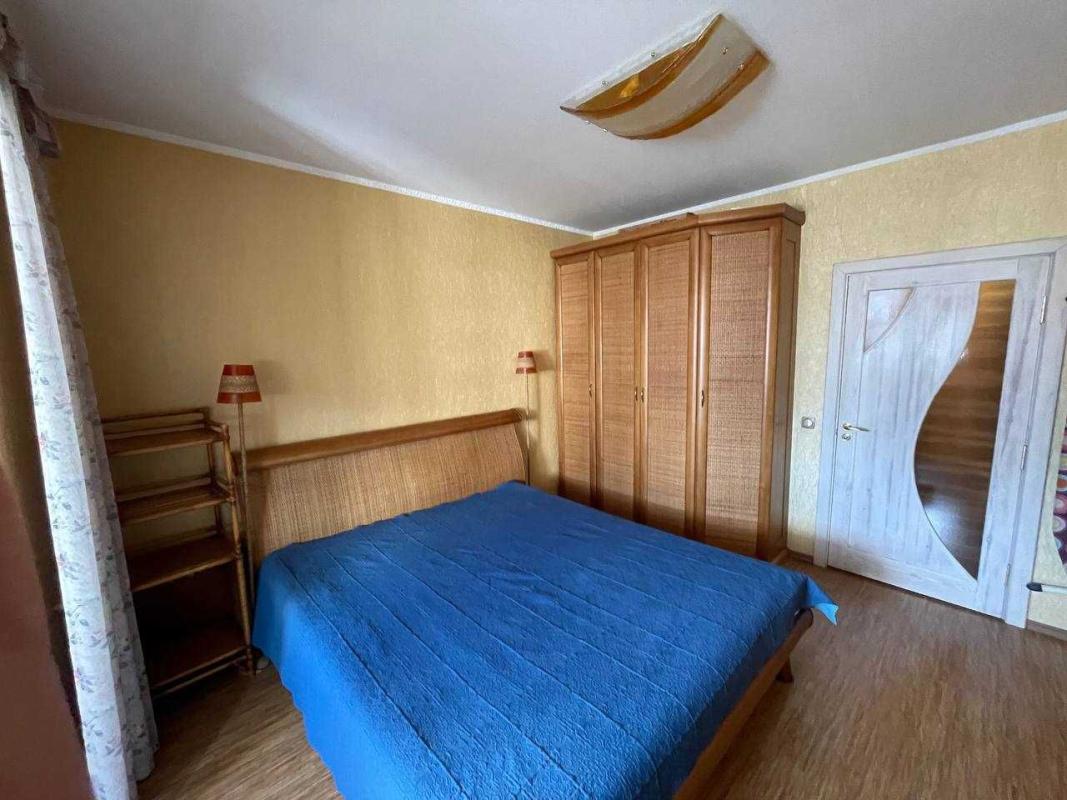 Продажа 3 комнатной квартиры 82 кв. м, Анны Ахматовой ул. 16г