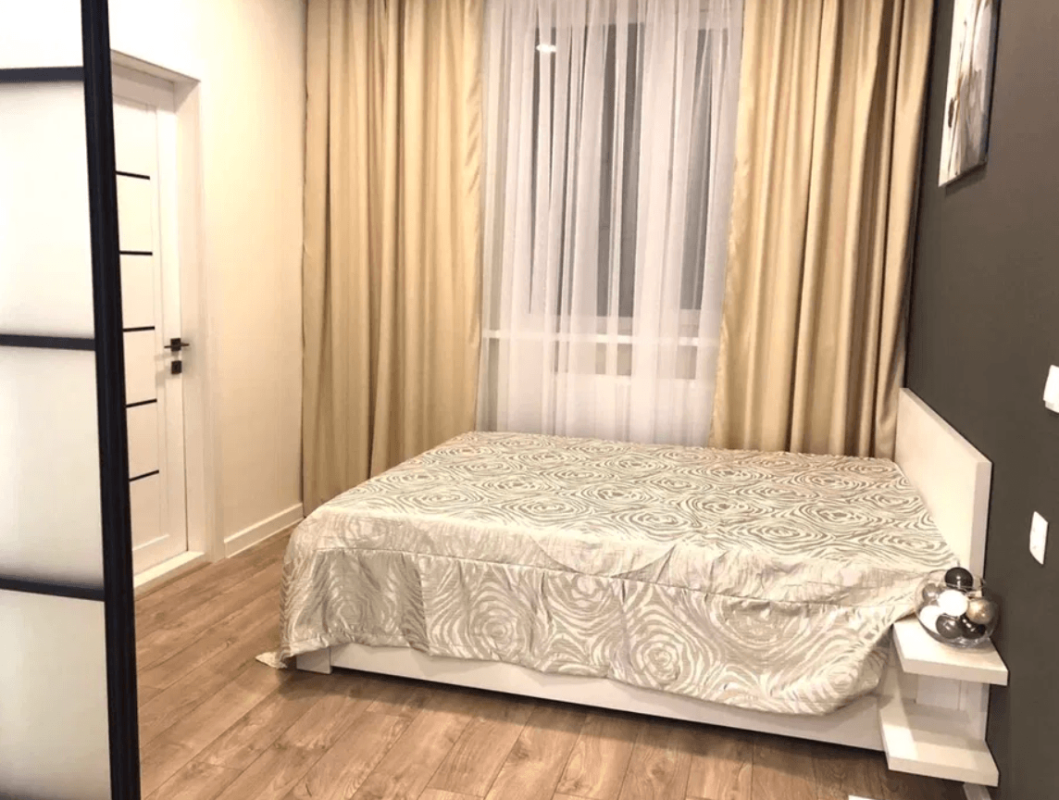 Long term rent 1 bedroom-(s) apartment Svobody Street 30