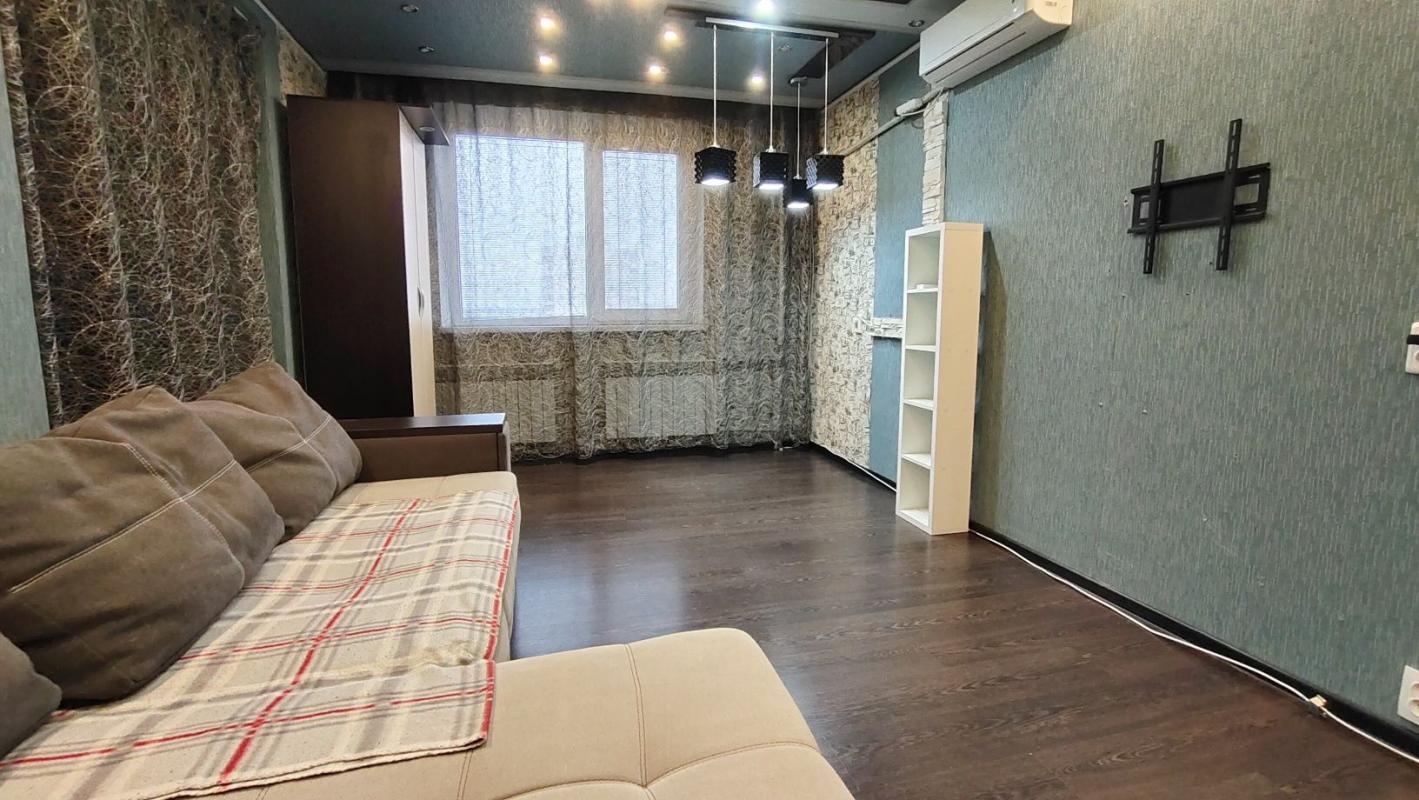 Long term rent 2 bedroom-(s) apartment Heroiv Pratsi Street 31б