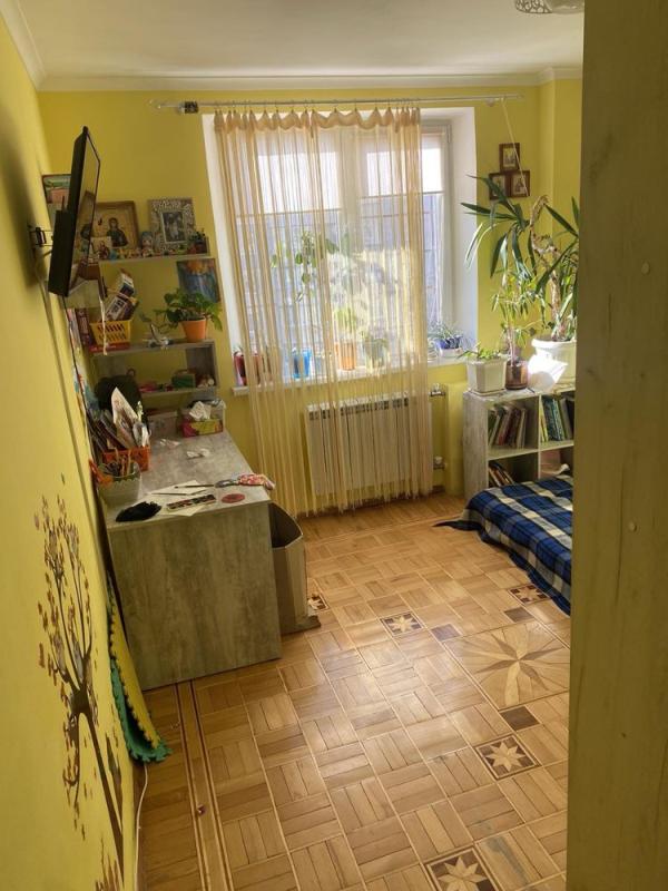 Продаж 3 кімнатної квартири 68 кв. м, Холодногірська вул. (Єлізарова) 12