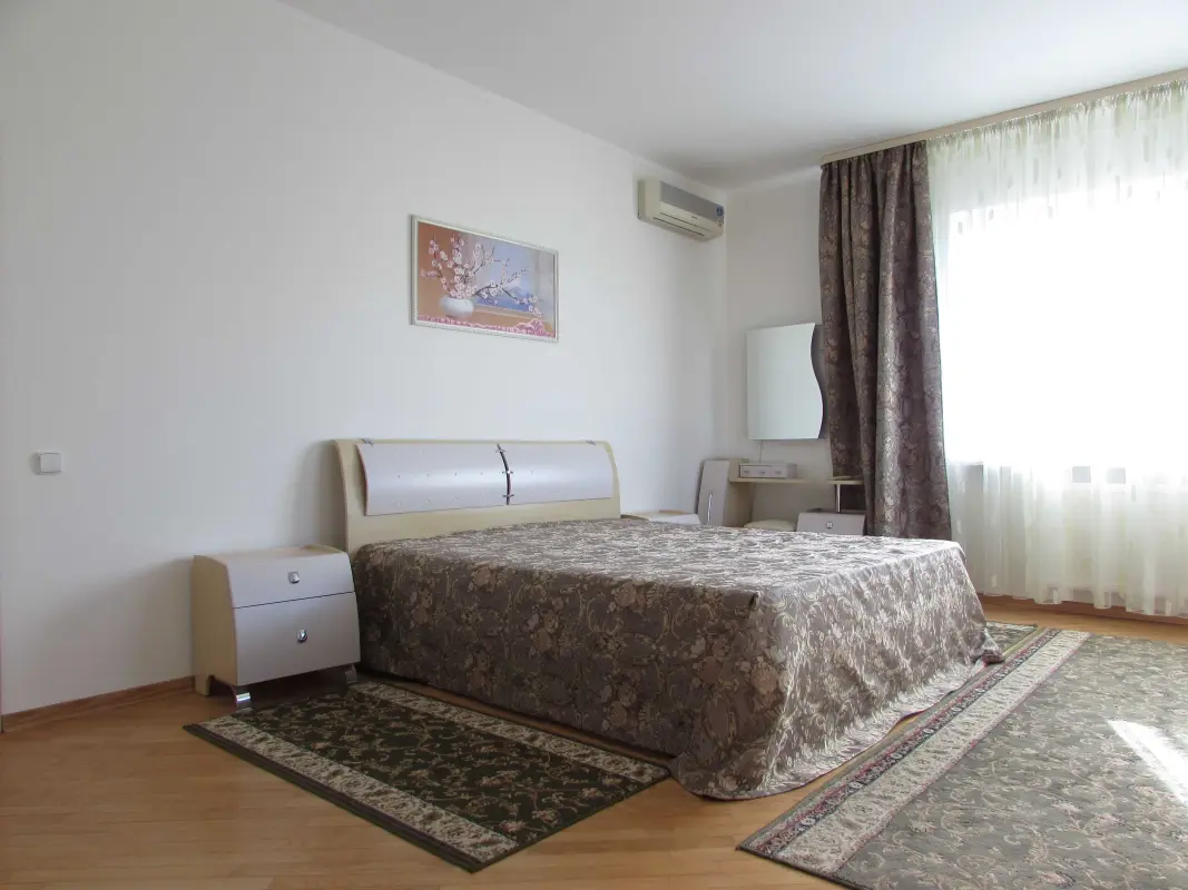Apartment for rent - Turhenievska Street 28А-30А