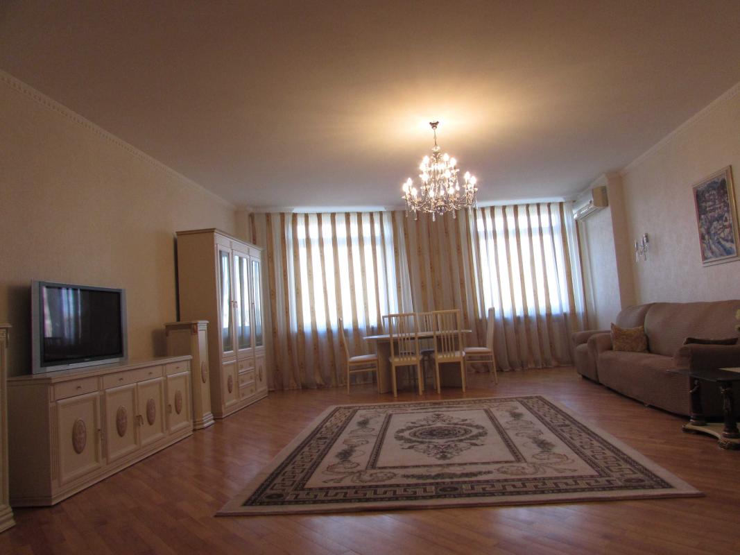 Долгосрочная аренда 3 комнатной квартиры Тургеневская ул. 28А-30А