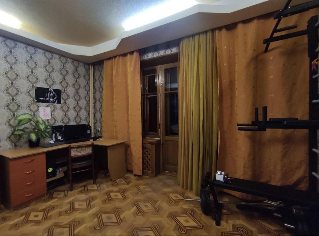 Long term rent 2 bedroom-(s) apartment Mystetstv Street (Chervonopraporna Street) 12