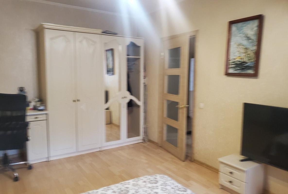 Продаж 2 кімнатної квартири 54 кв. м, Матюшенка вул. 5