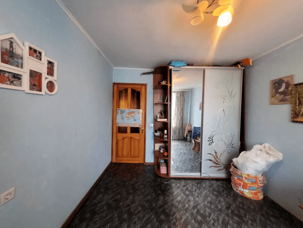 Продаж 3 кімнатної квартири 65 кв. м, Холодногірська вул. (Єлізарова) 4