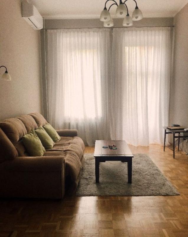 Long term rent 3 bedroom-(s) apartment Saksahanskoho Street 41в