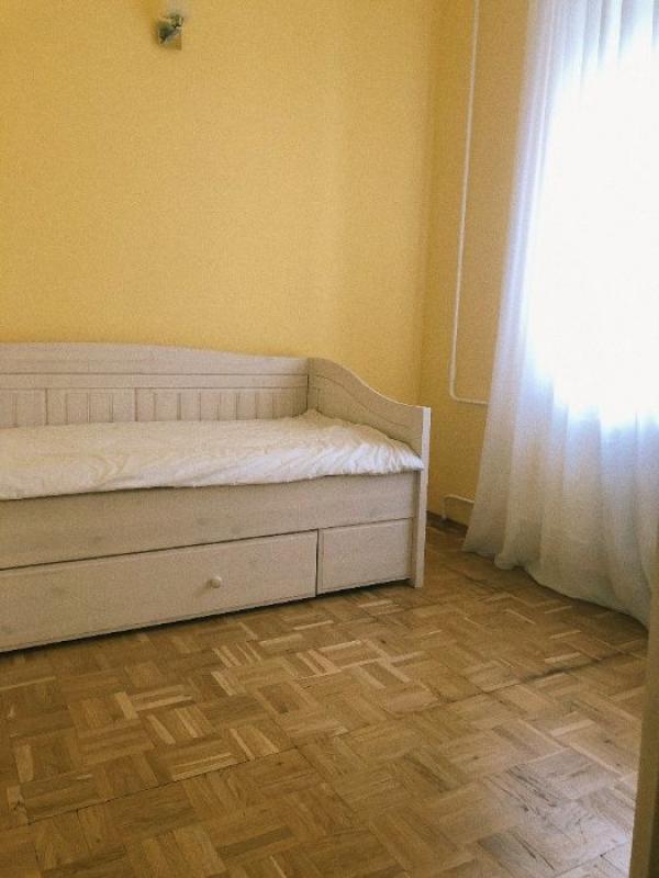 Long term rent 3 bedroom-(s) apartment Saksahanskoho Street 41в