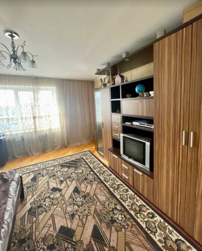 Sale 2 bedroom-(s) apartment 51 sq. m., Torhovytsia Street (Zhyvova Street)