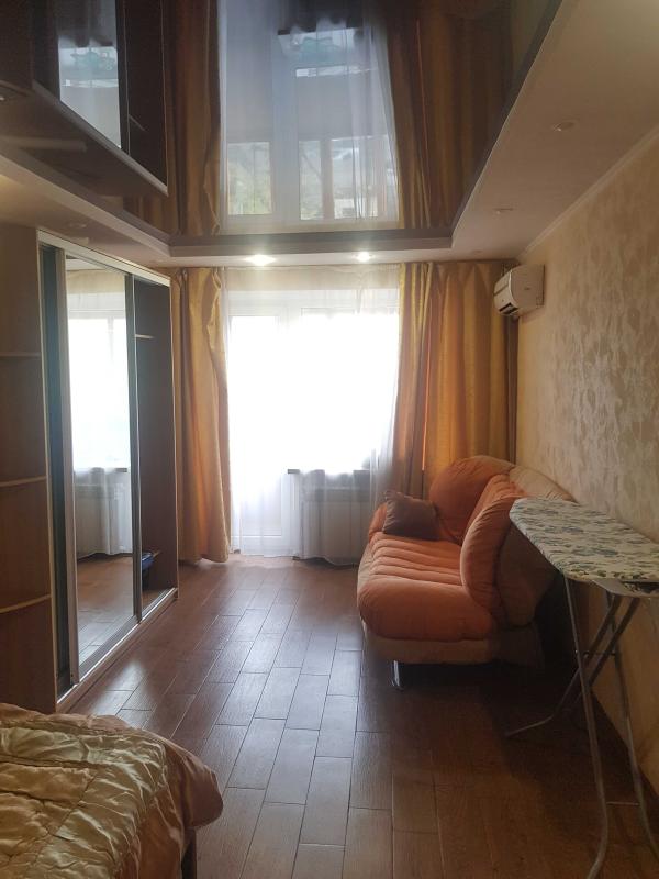 Long term rent 1 bedroom-(s) apartment Hoholya Street 2а