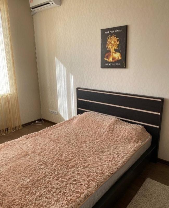 Продаж 1 кімнатної квартири 33 кв. м, Семінарська вул. (Володарського) 46 к1
