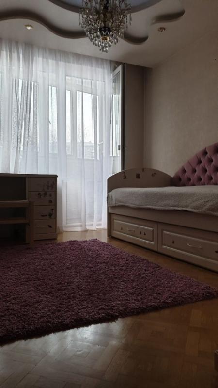 Long term rent 3 bedroom-(s) apartment Tarasivska Street 17