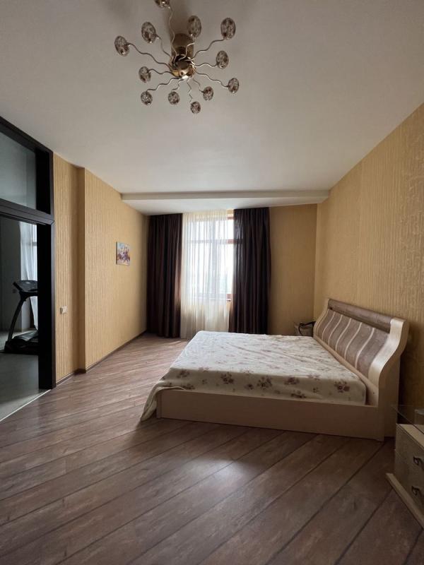 Long term rent 3 bedroom-(s) apartment Chaykovska Street 6