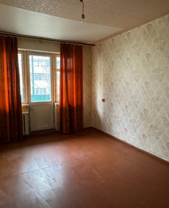 Sale 3 bedroom-(s) apartment 60 sq. m., Zhasminovyi Boulevard (Petra Slynka Street) 5