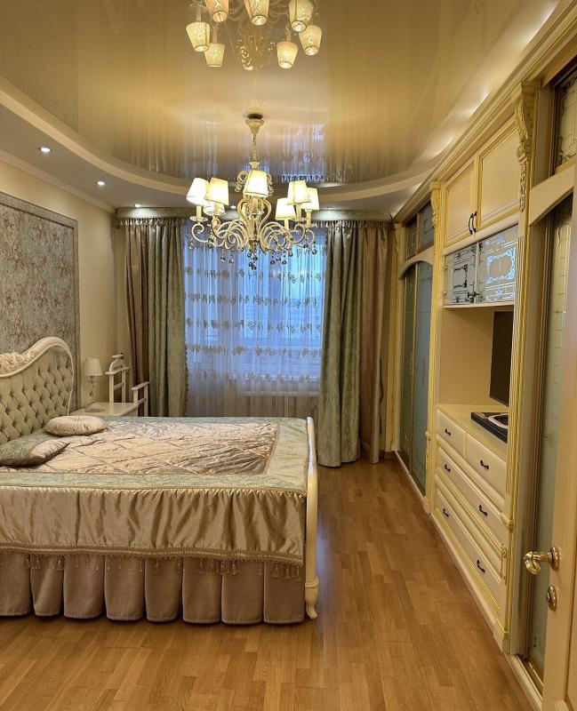 Продаж 3 кімнатної квартири 120 кв. м, Голосіївський просп. (40-річчя Жовтня) 30а