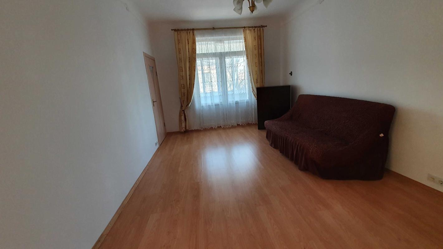 Sale 3 bedroom-(s) apartment 67 sq. m., Pecherskyi Descent 19