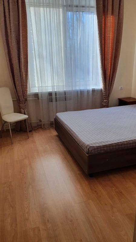 Продажа 3 комнатной квартиры 67 кв. м, Печерский спуск 19