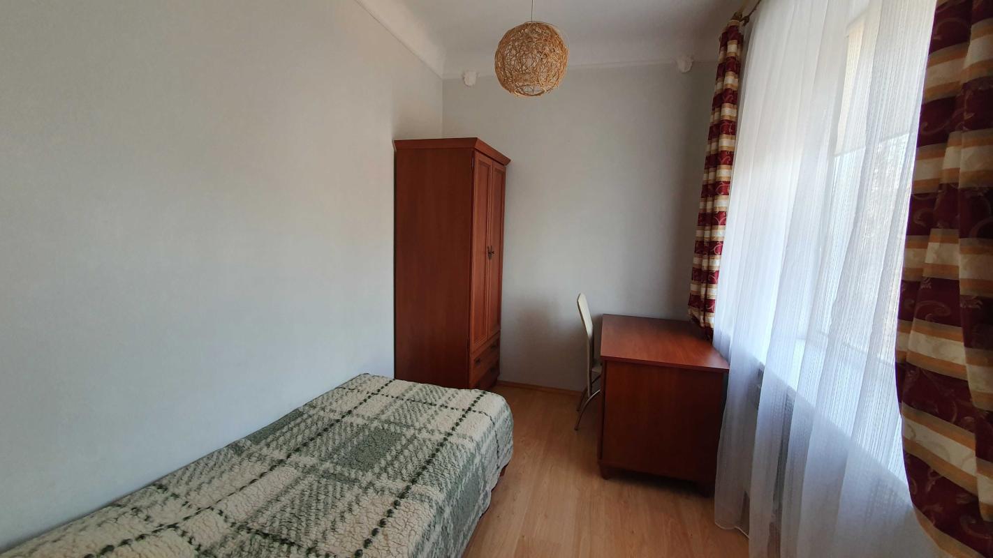 Sale 3 bedroom-(s) apartment 67 sq. m., Pecherskyi Descent 19