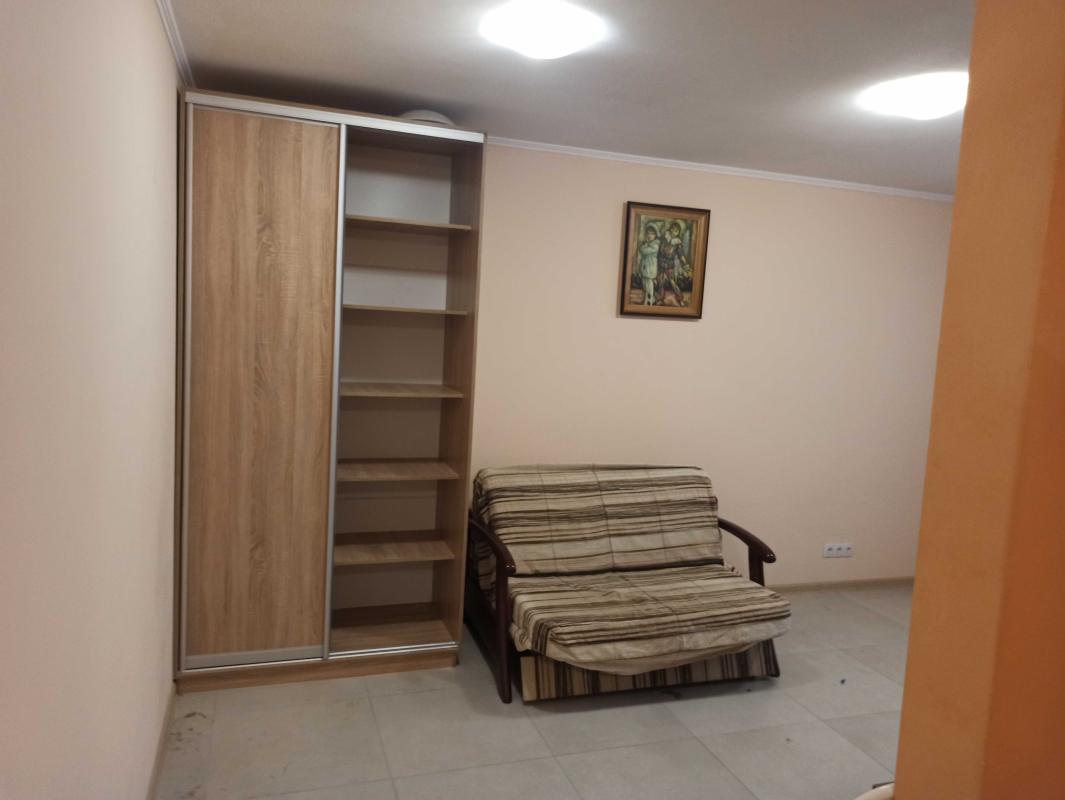 Продаж 2 кімнатної квартири 34 кв. м, Академіка Павлова вул. 140