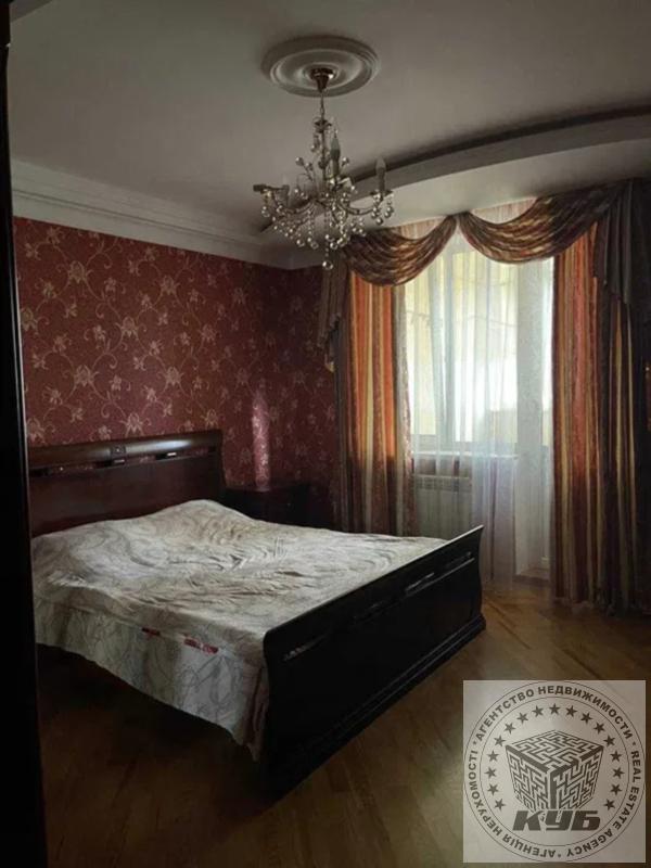 Продажа 3 комнатной квартиры 142 кв. м, Кольцова бульв. 14д