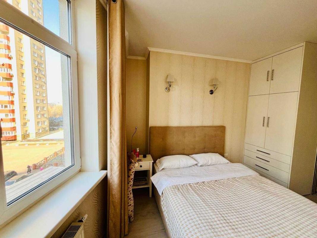 Long term rent 2 bedroom-(s) apartment Anny Akhmatovoi Street 22