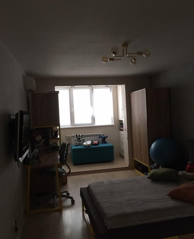 Sale 3 bedroom-(s) apartment 66 sq. m., Heroiv Pratsi Street 12