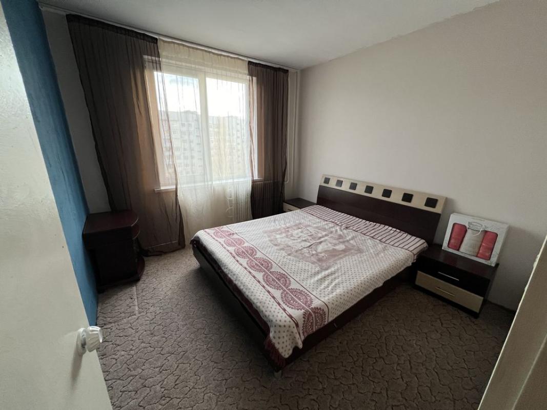 Long term rent 2 bedroom-(s) apartment Amosova Street 38