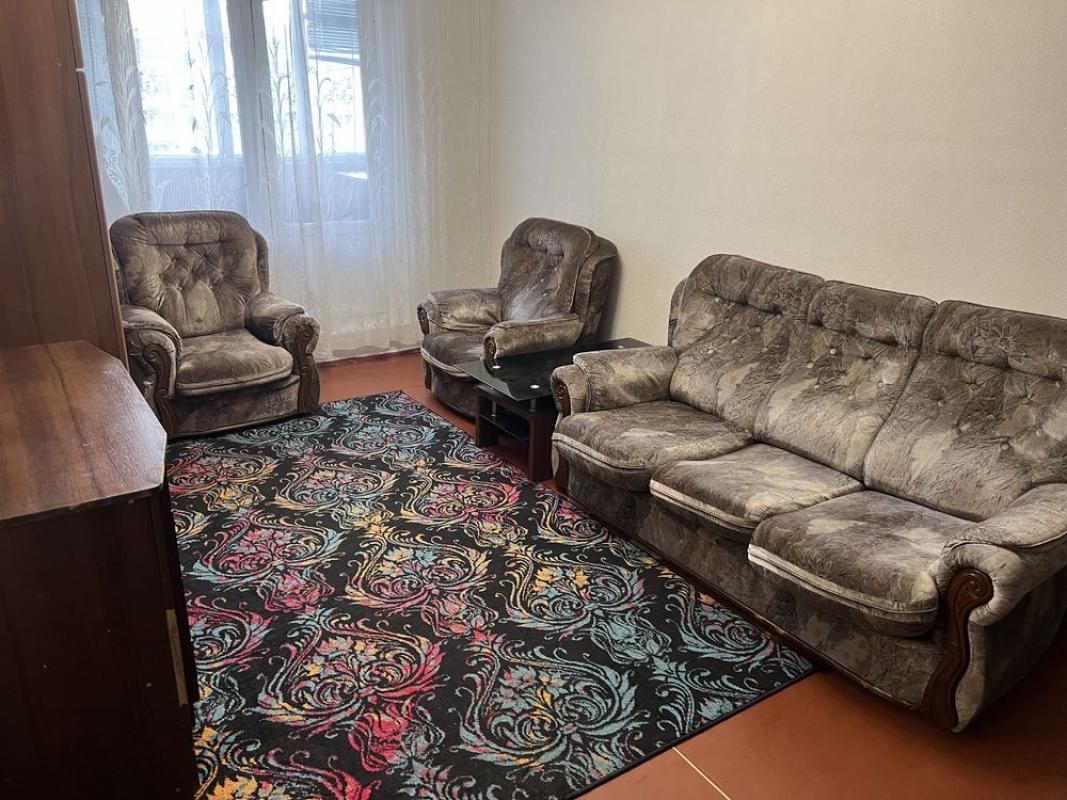 Long term rent 2 bedroom-(s) apartment Amosova Street 38