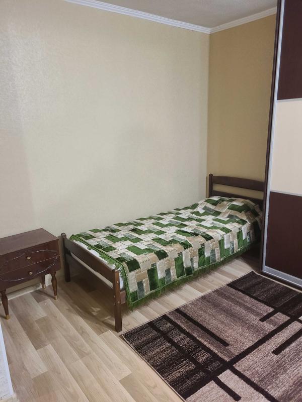 Long term rent 1 bedroom-(s) apartment Derevyanka Street 24