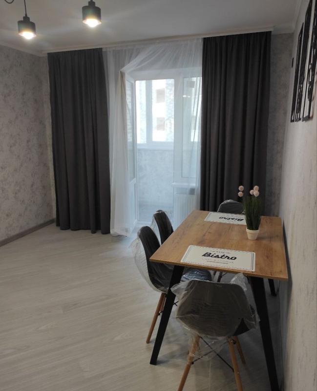 Sale 2 bedroom-(s) apartment 75 sq. m., Revutskoho Street 54