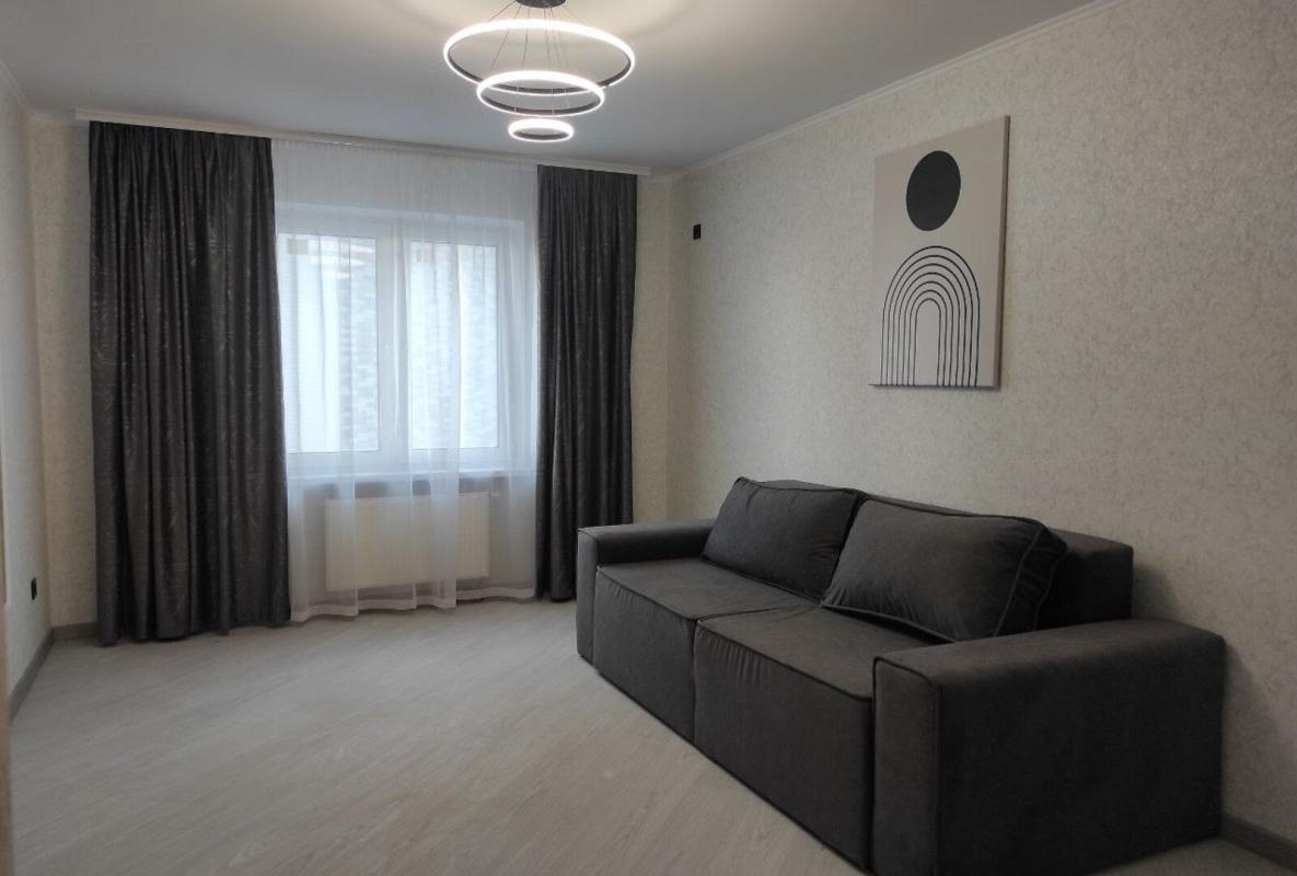 Sale 2 bedroom-(s) apartment 75 sq. m., Revutskoho Street 54