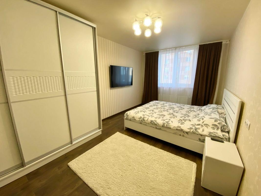 Sale 2 bedroom-(s) apartment 62 sq. m., Solomii Krushelnytskoi Street 15