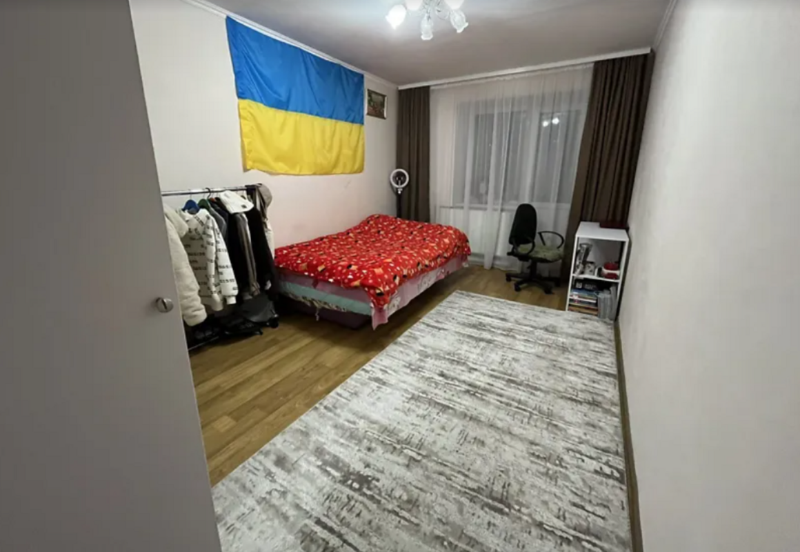 Продажа 3 комнатной квартиры 98 кв. м, Новый Свет ул. (Маршала Красновского) 1