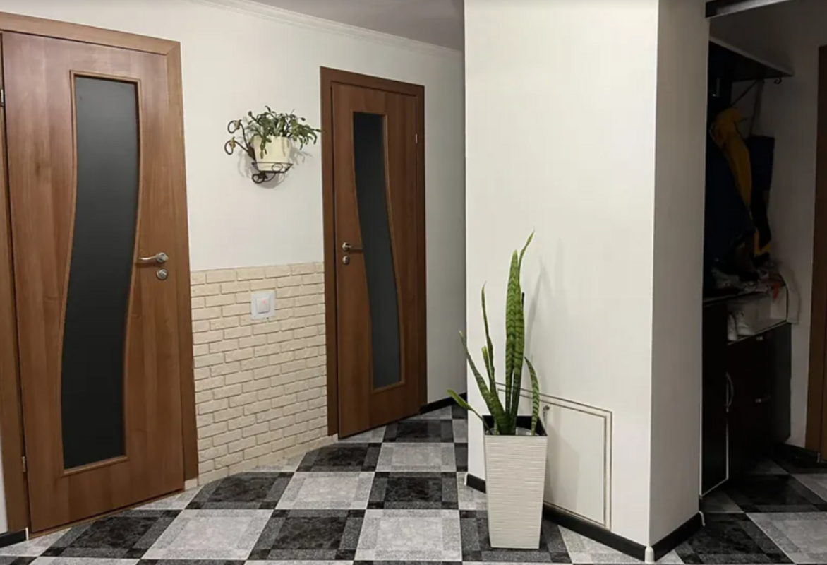 Sale 3 bedroom-(s) apartment 98 sq. m., Novyi Svit Street 1