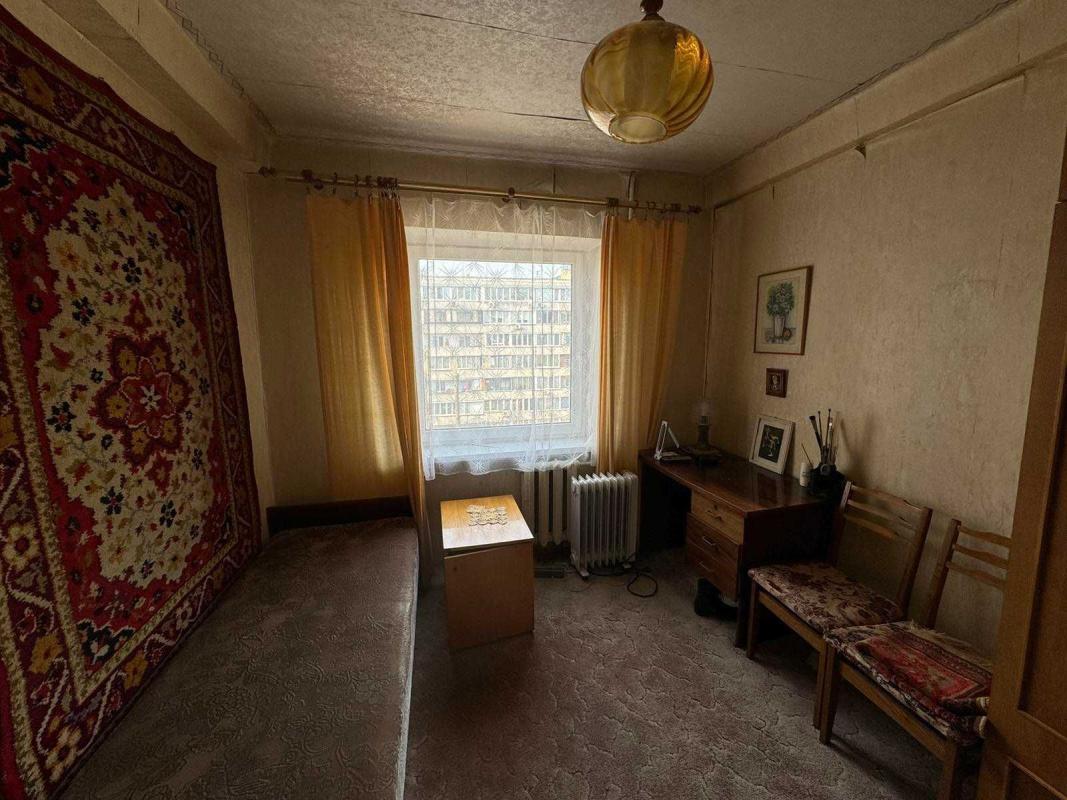 Продаж 3 кімнатної квартири 57 кв. м, Ентузіастів вул. 31