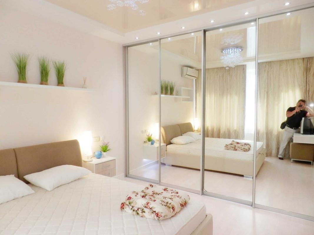 Sale 1 bedroom-(s) apartment 60 sq. m., Truskavetska Street 8