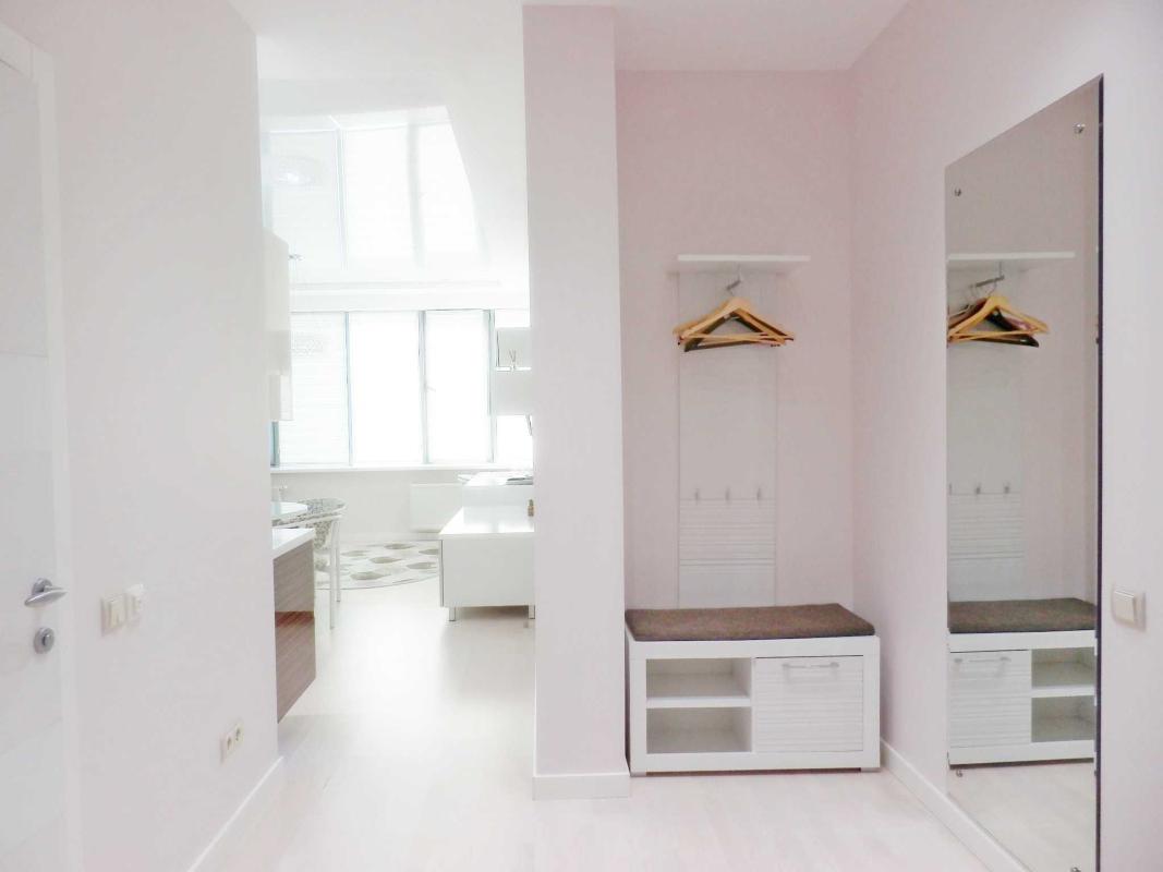 Sale 1 bedroom-(s) apartment 60 sq. m., Truskavetska Street 8