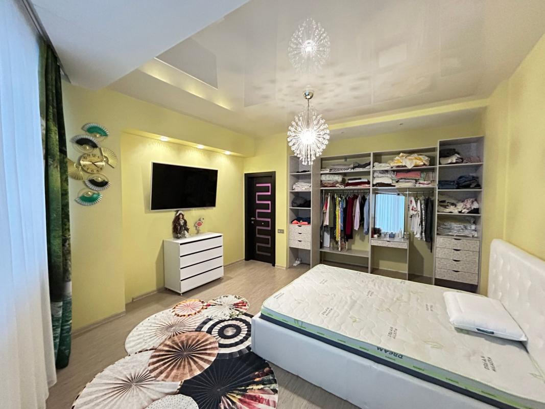 Sale 3 bedroom-(s) apartment 113 sq. m., Olimpiyska Street 14
