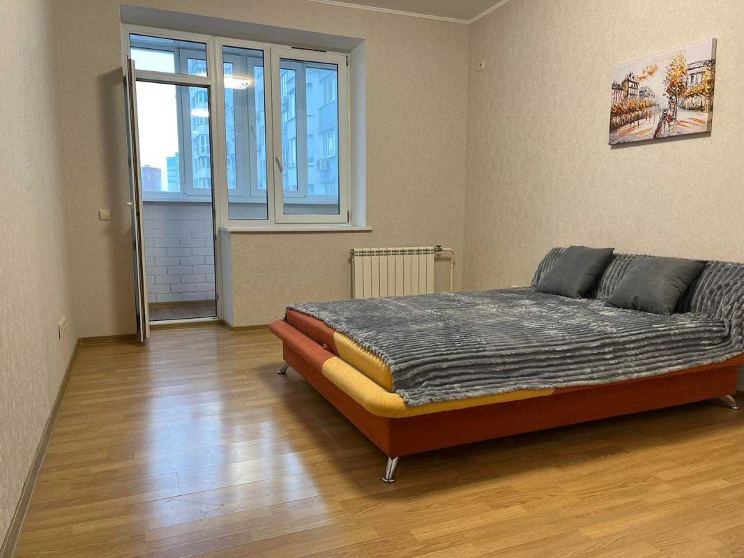 Продажа 3 комнатной квартиры 98 кв. м, Николая Бажана просп. 16