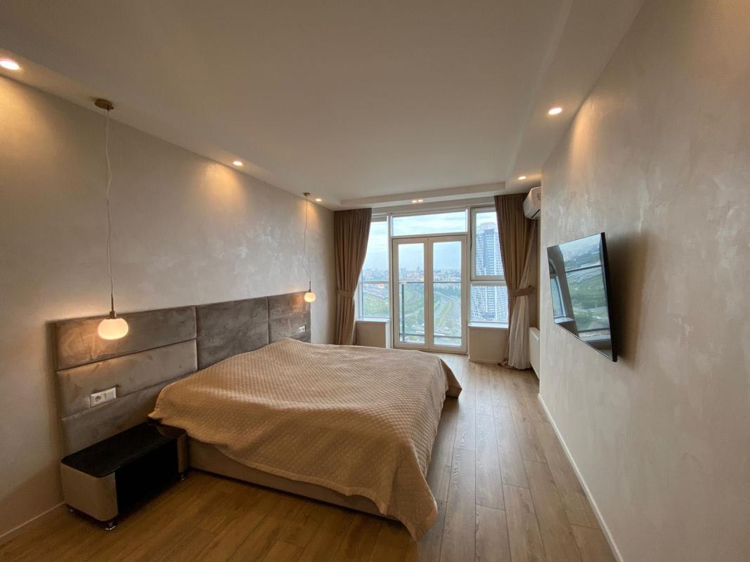 Sale 2 bedroom-(s) apartment 80 sq. m., Beresteiska Avenue (Peremohy Avenue) 5в